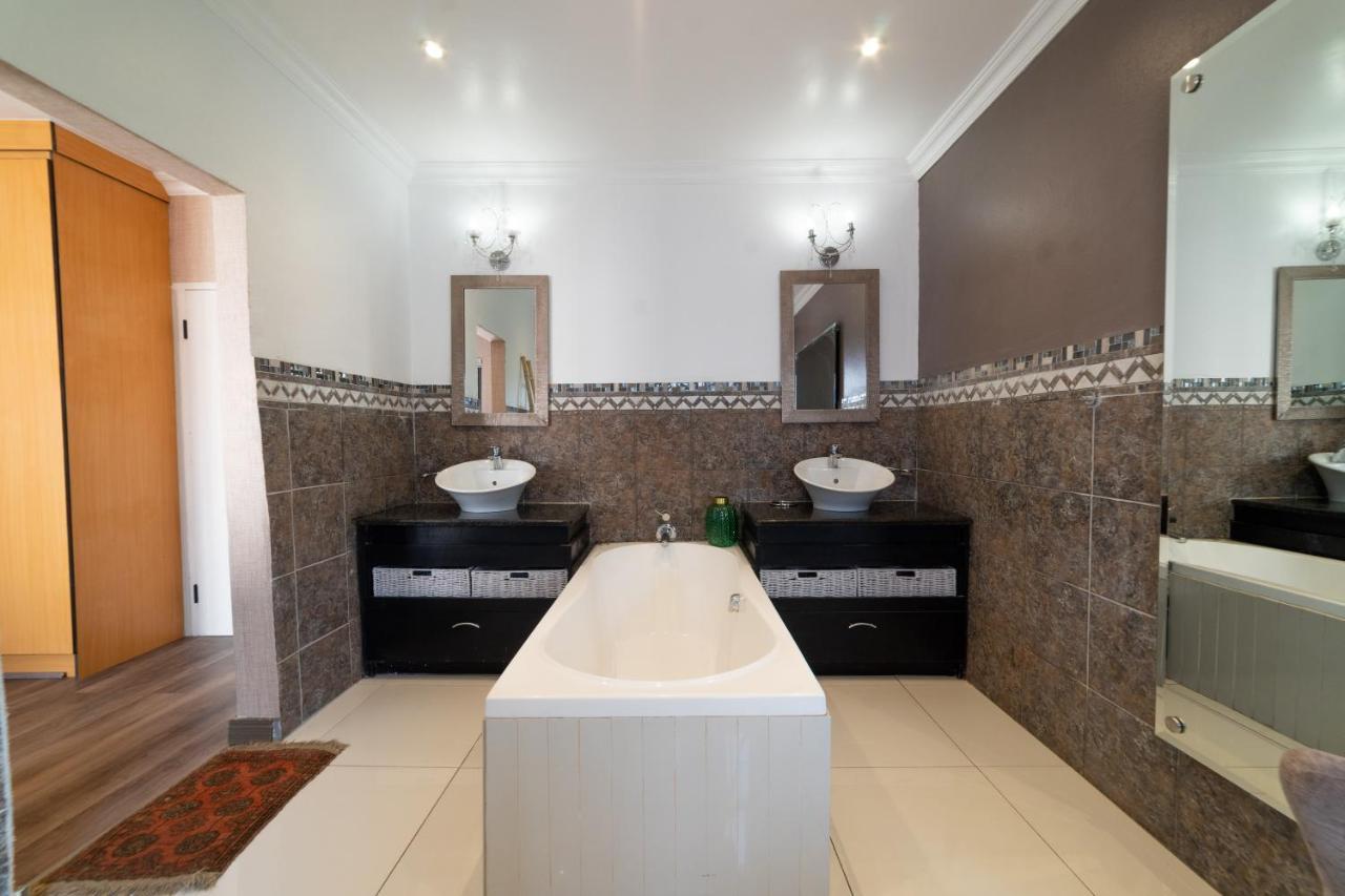 Luxury Boutique Home In Kyalami Midrand Exteriör bild